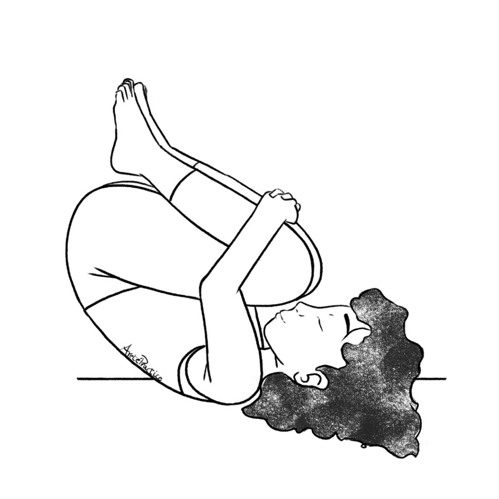 Ilustración de Susana tumbada boca arriba con las rodillas flexionadas y los brazos rodeándolas, llevándolas hacia el pecho y con la barbilla hacia el pecho. 